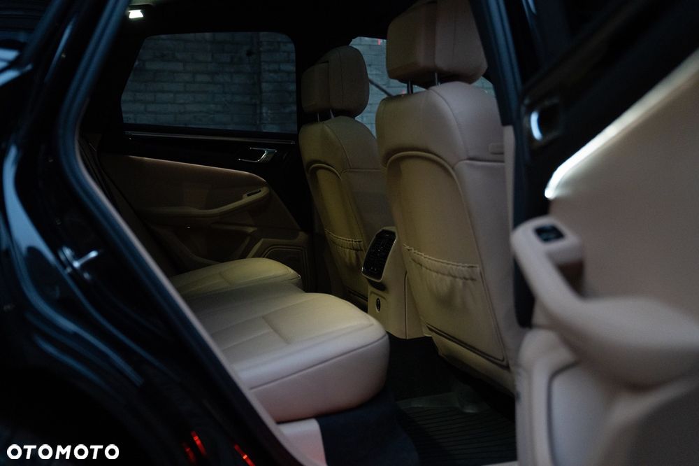 Porsche Macan Standard - 18