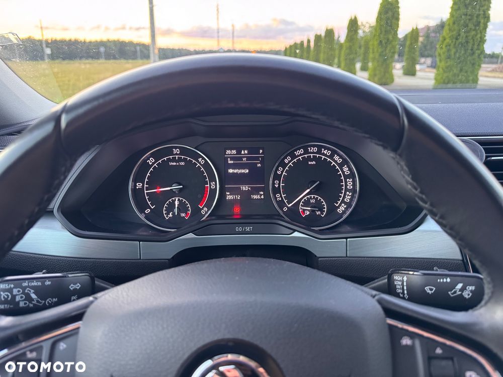 Skoda Superb 2.0 TDI Ambition DSG - 15