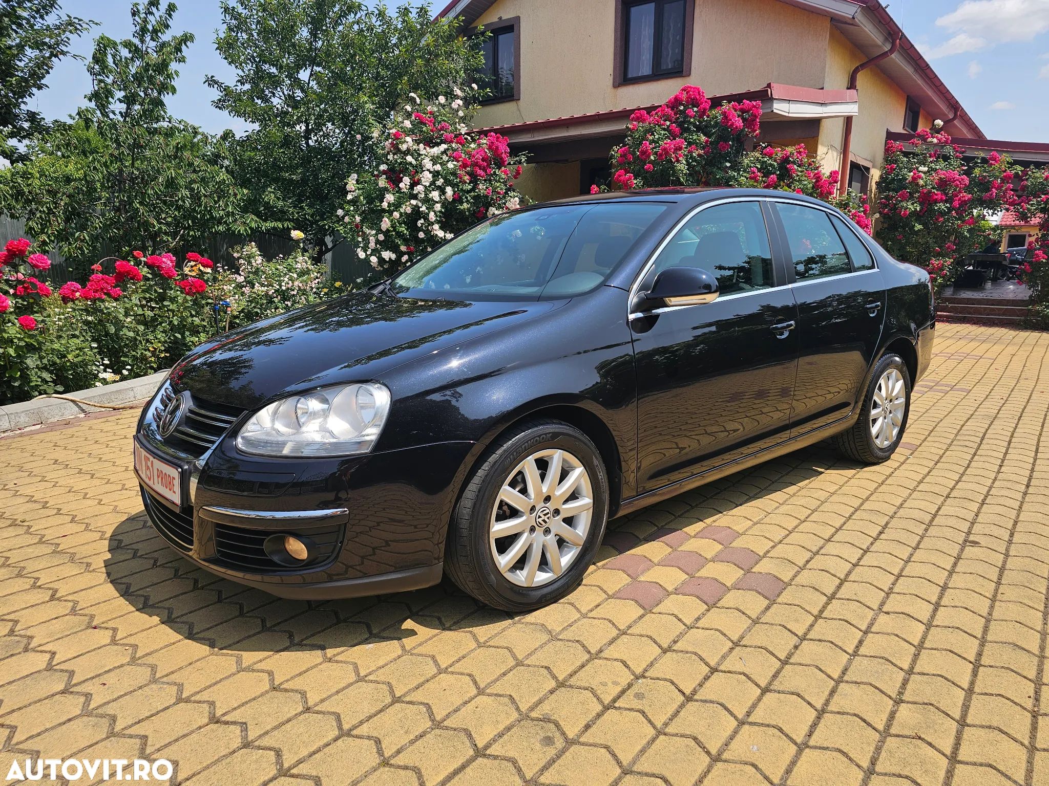 Volkswagen Jetta 1.9 TDI DPF Comfortline BlueMotion - 1