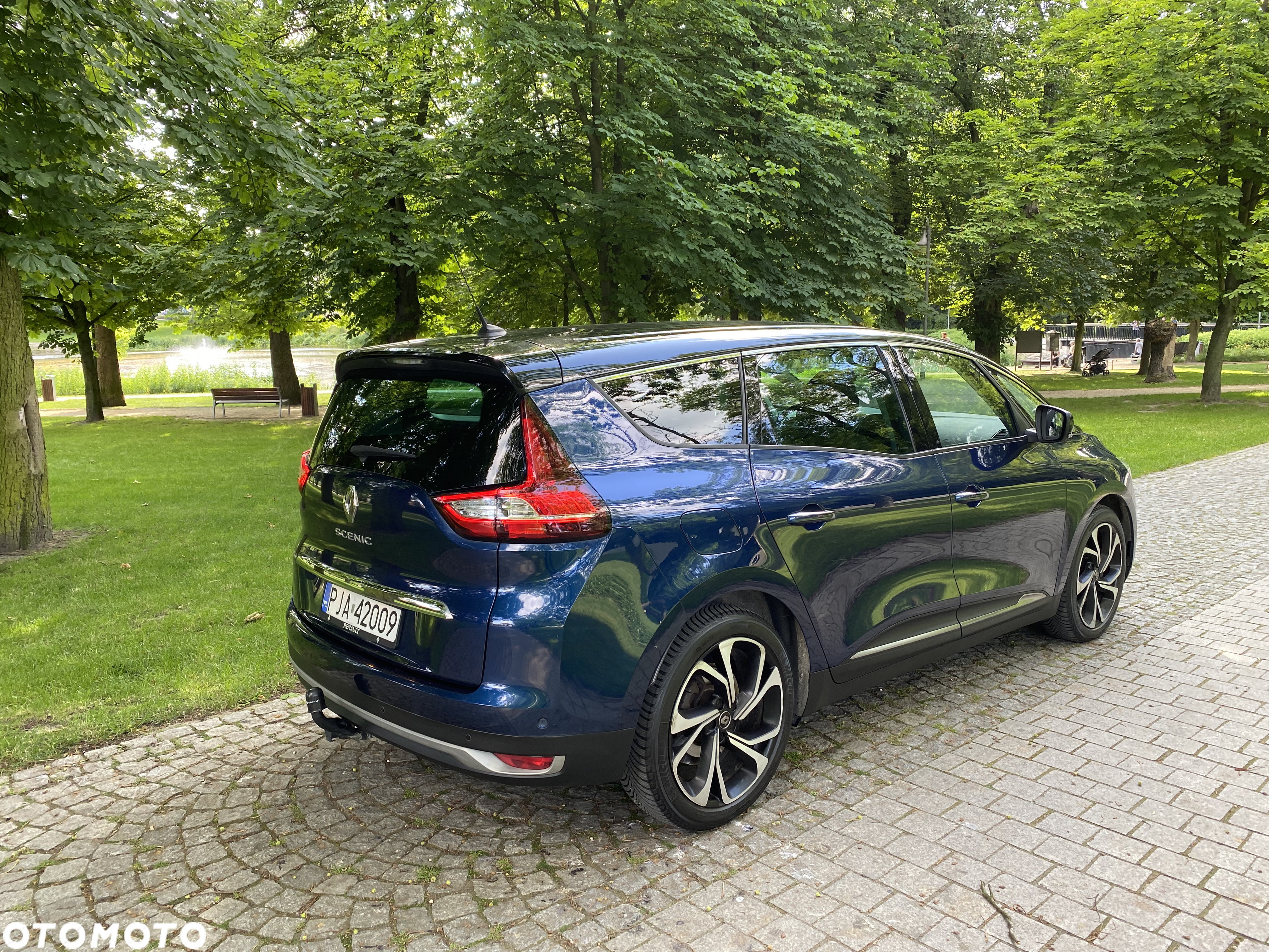 Renault Scenic 1.7 Blue dCi Bose EDC - 6