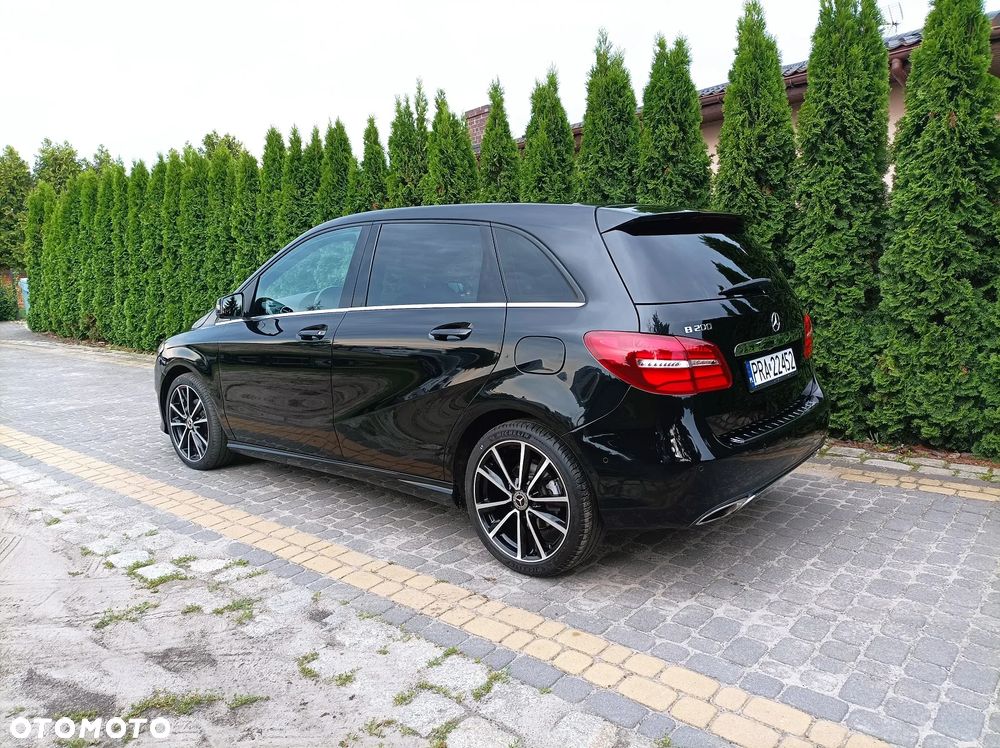 Mercedes-Benz Klasa B 200 7G-DCT UrbanStyle Edition - 4