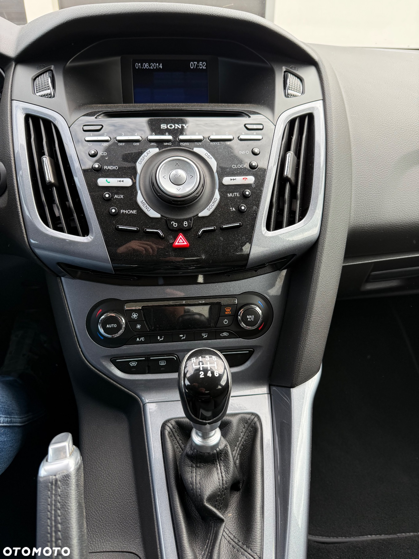 Ford Focus 1.0 EcoBoost Titanium - 12