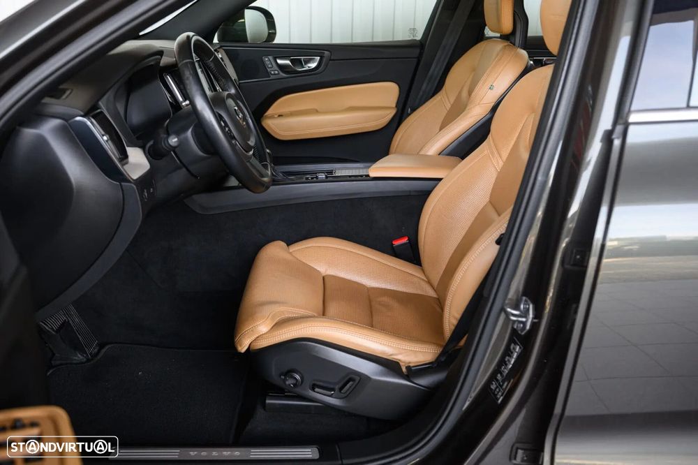 Volvo XC 60 2.0 D4 Inscription AWD Geartronic - 26