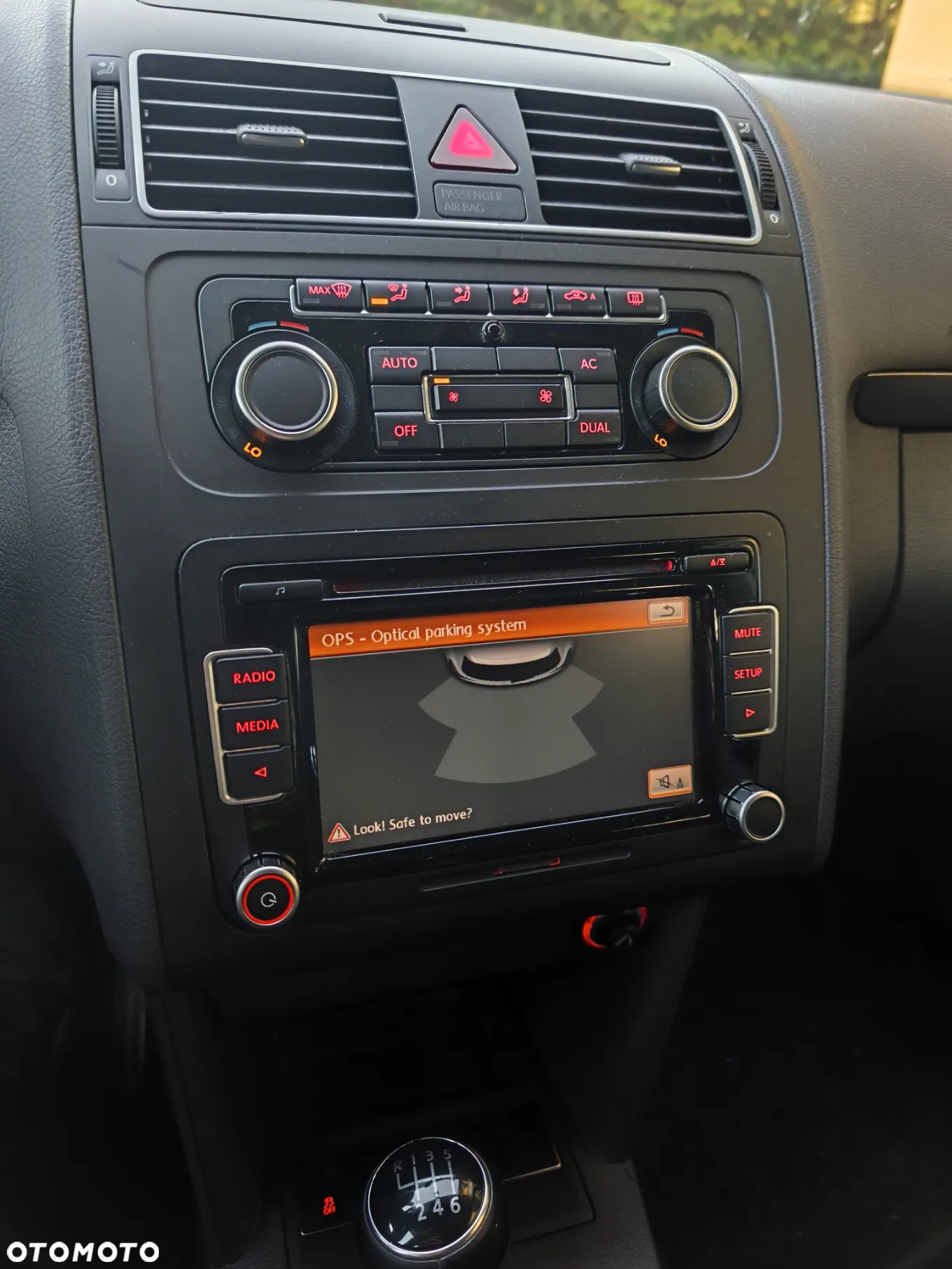 Volkswagen Touran - 25