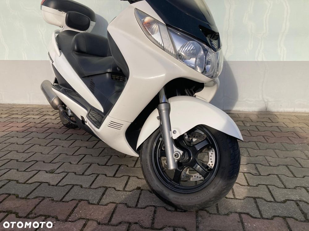 Suzuki Burgman - 4