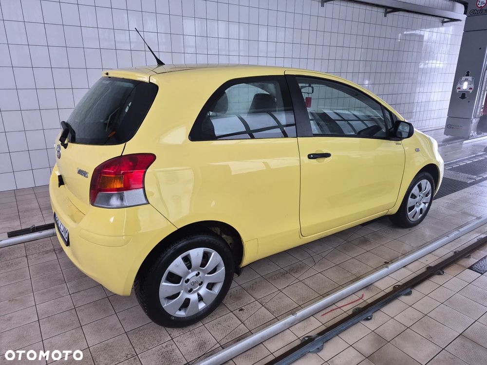 Toyota Yaris 1.0 Terra A/C - 4