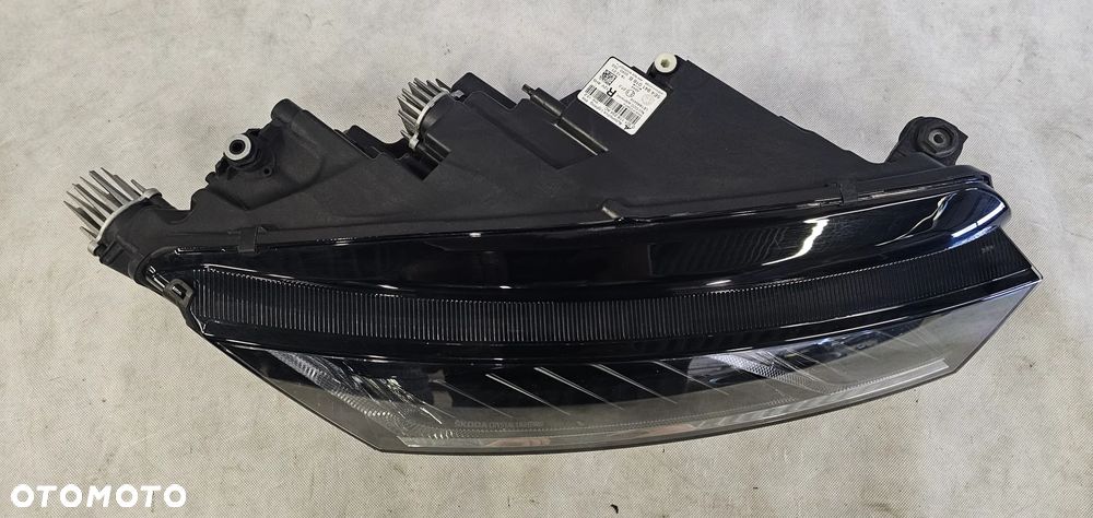 PRAWA LAMPA FULL LED SKODA OCTAVIA IV 5E4941016B - 2