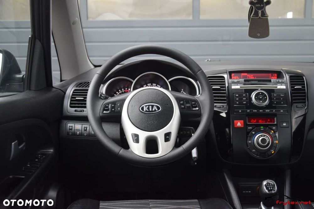 Kia Venga - 28