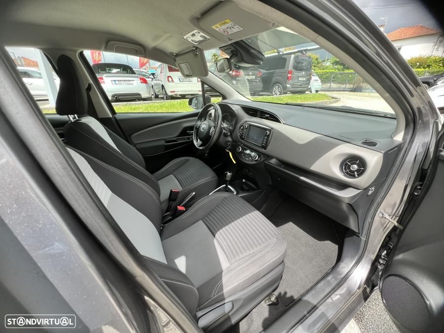 Toyota Yaris 1.5 HSD Exclusive - 24