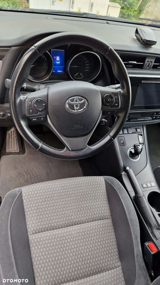 Toyota Auris Hybrid 135 Comfort - 13