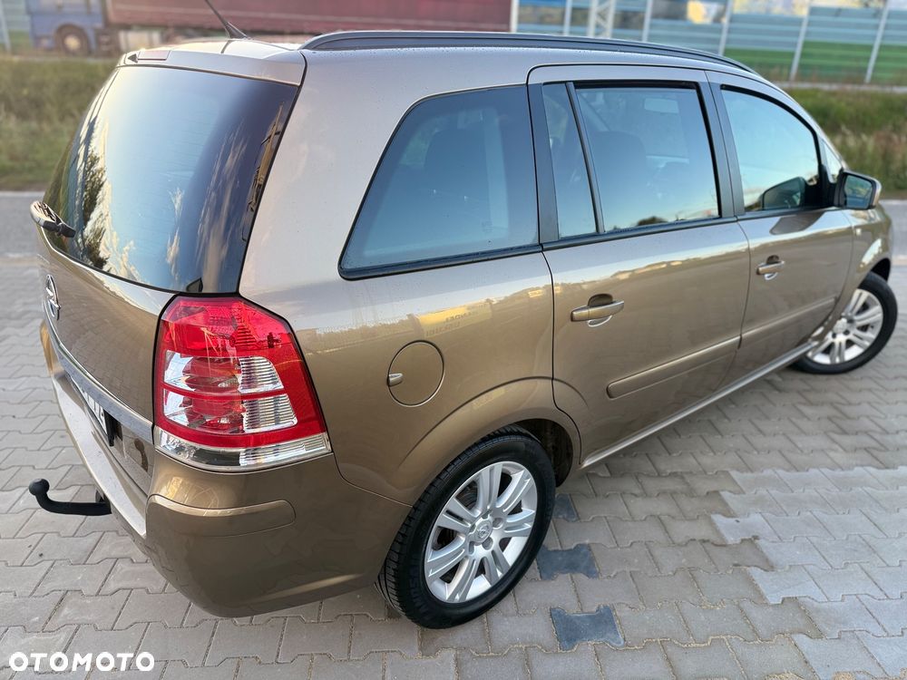 Opel Zafira - 11