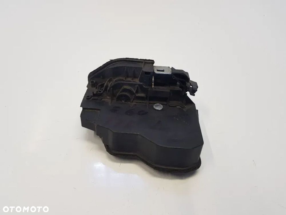 Zamek drzwi lewy tył BMW e60 7036169