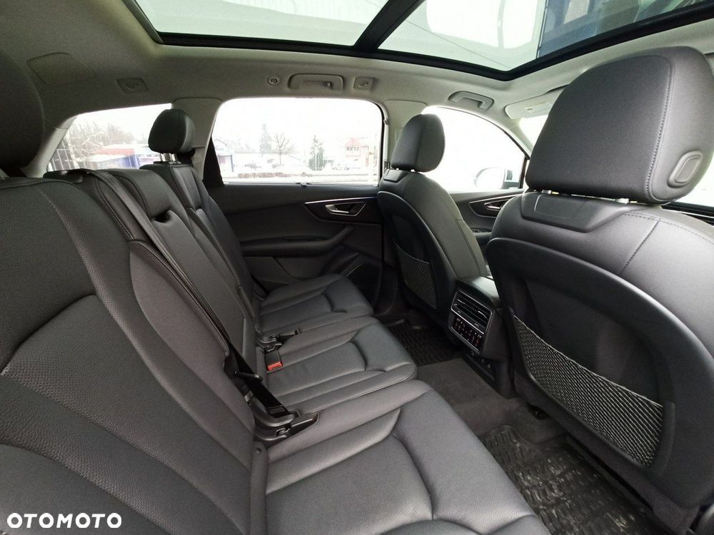 Audi Q7 - 10