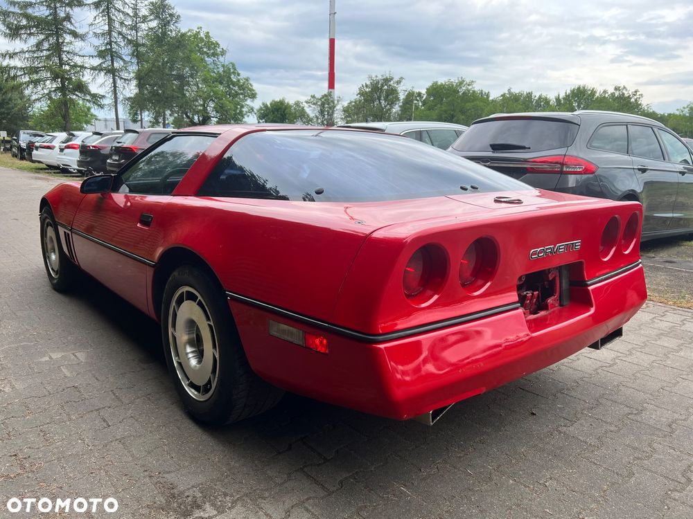 Chevrolet Corvette - 12