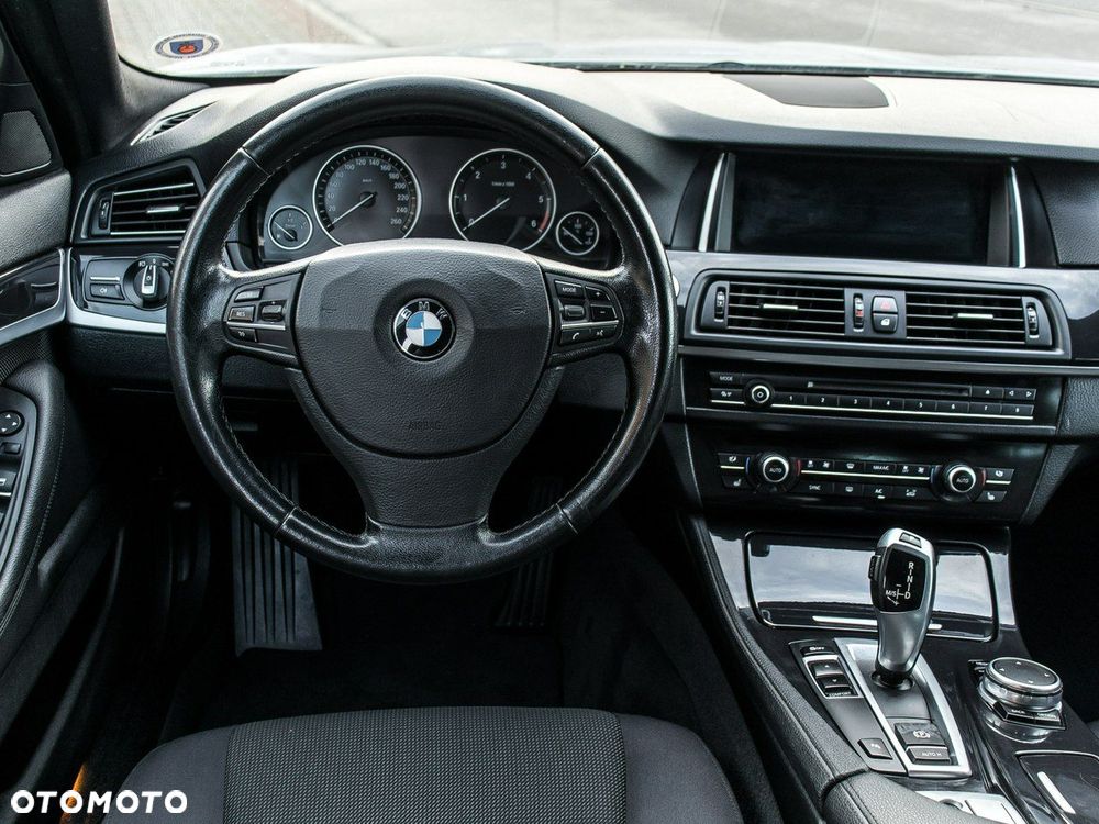 BMW Seria 5 520d Luxury Line - 14