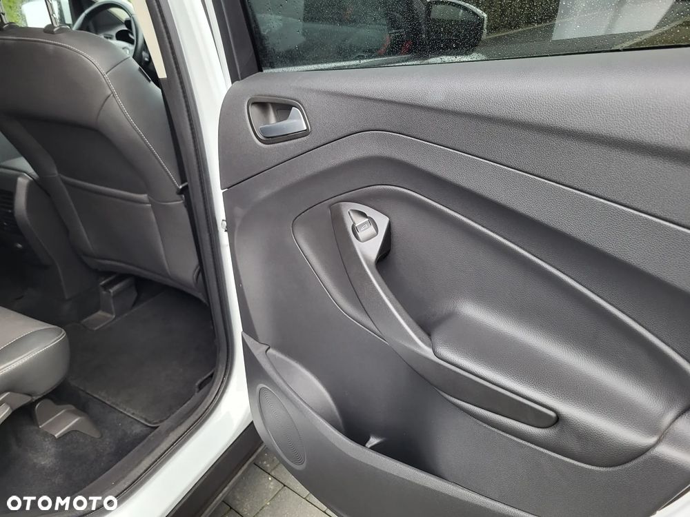 Ford Kuga 1.5 EcoBoost 2x4 Titanium - 20