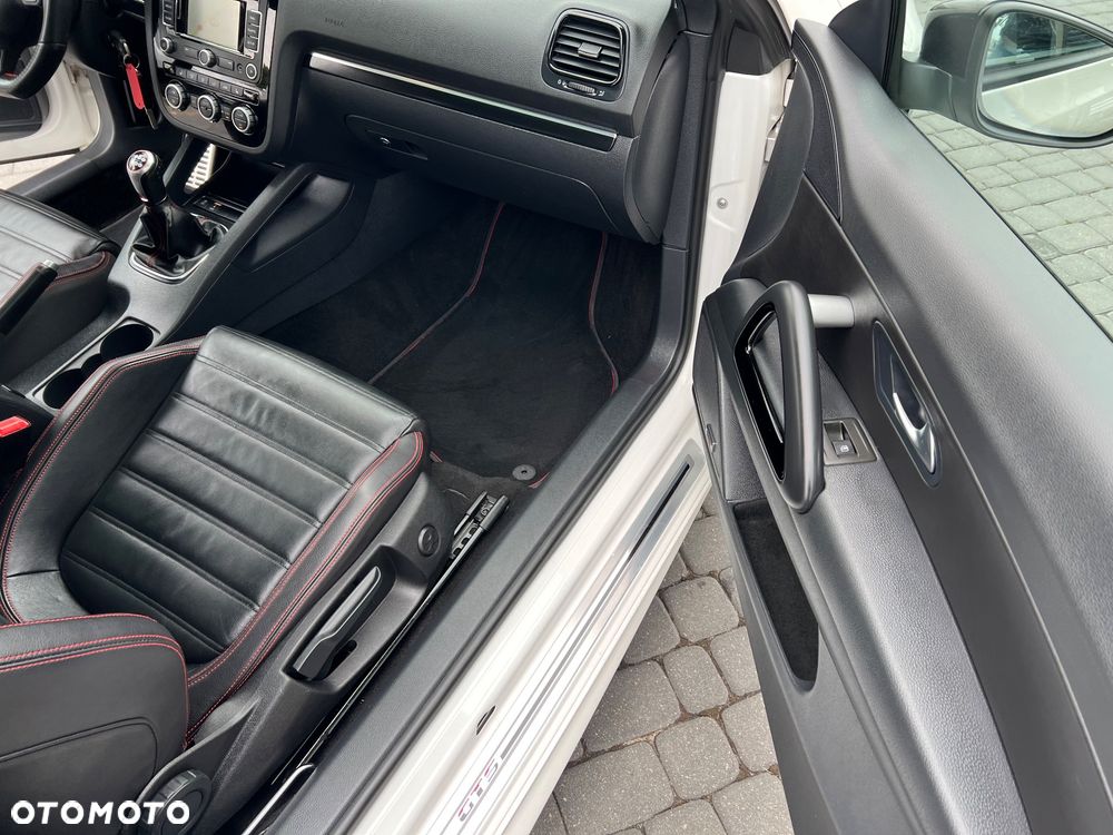 Volkswagen Scirocco 2.0 TDI Blue Motion Technologie Edition - 26