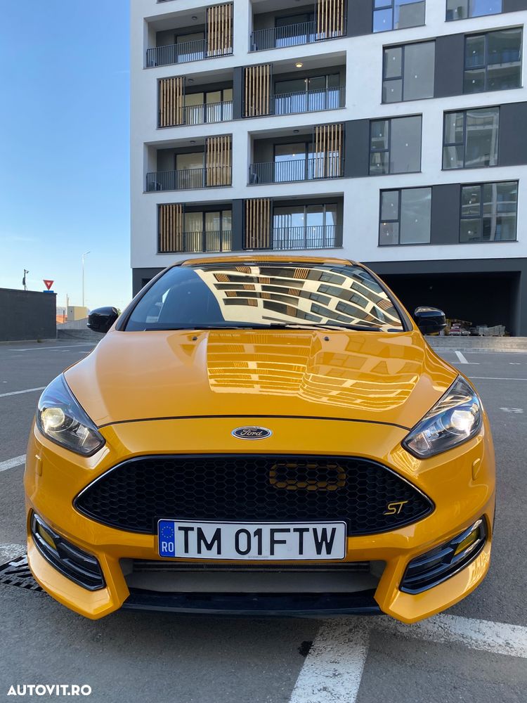 Ford Focus 2.0 EcoBoost ST - 23