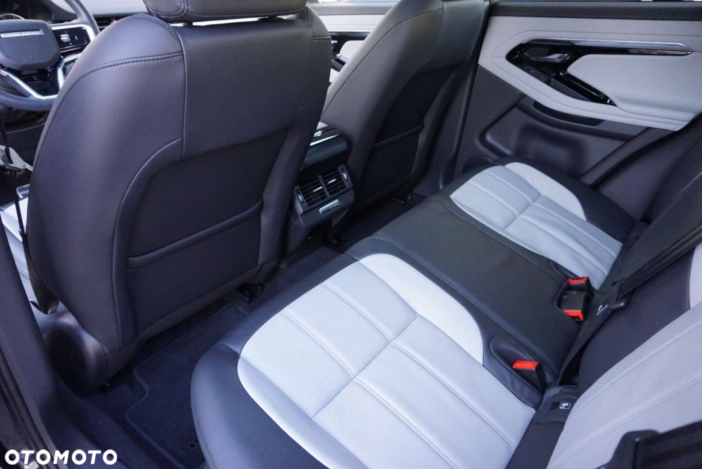 Land Rover Range Rover Evoque - 16