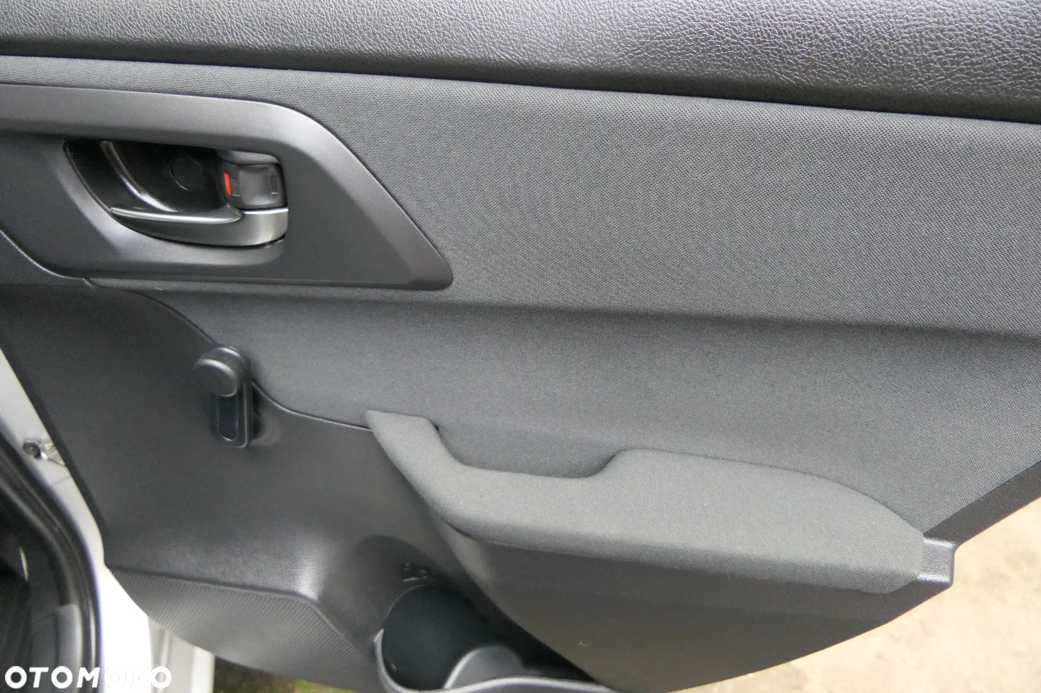 Toyota Auris 1.33 VVT-i Comfort - 22