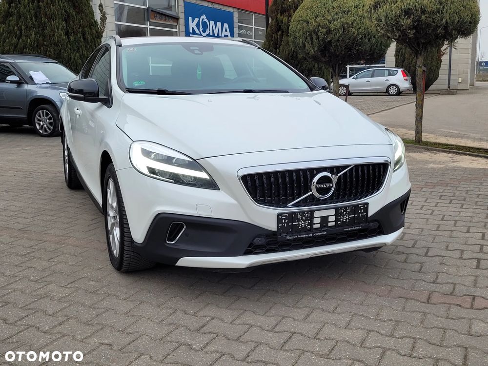 Volvo V40 Cross Country D2 Momentum - 17