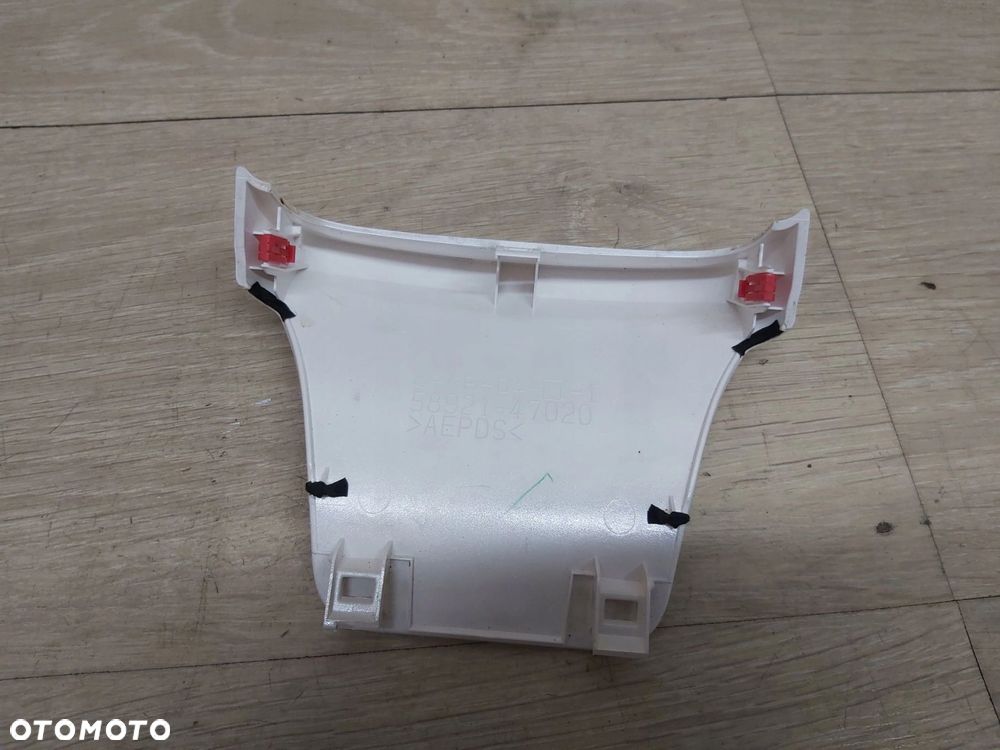 Toyota Prius IV 1,8 xw50 zaślepka tunelu środkowego 58921-47020 - 2