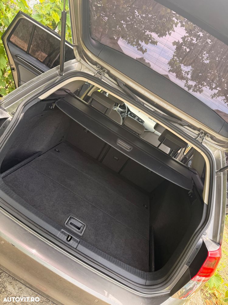 Volkswagen Golf - 6