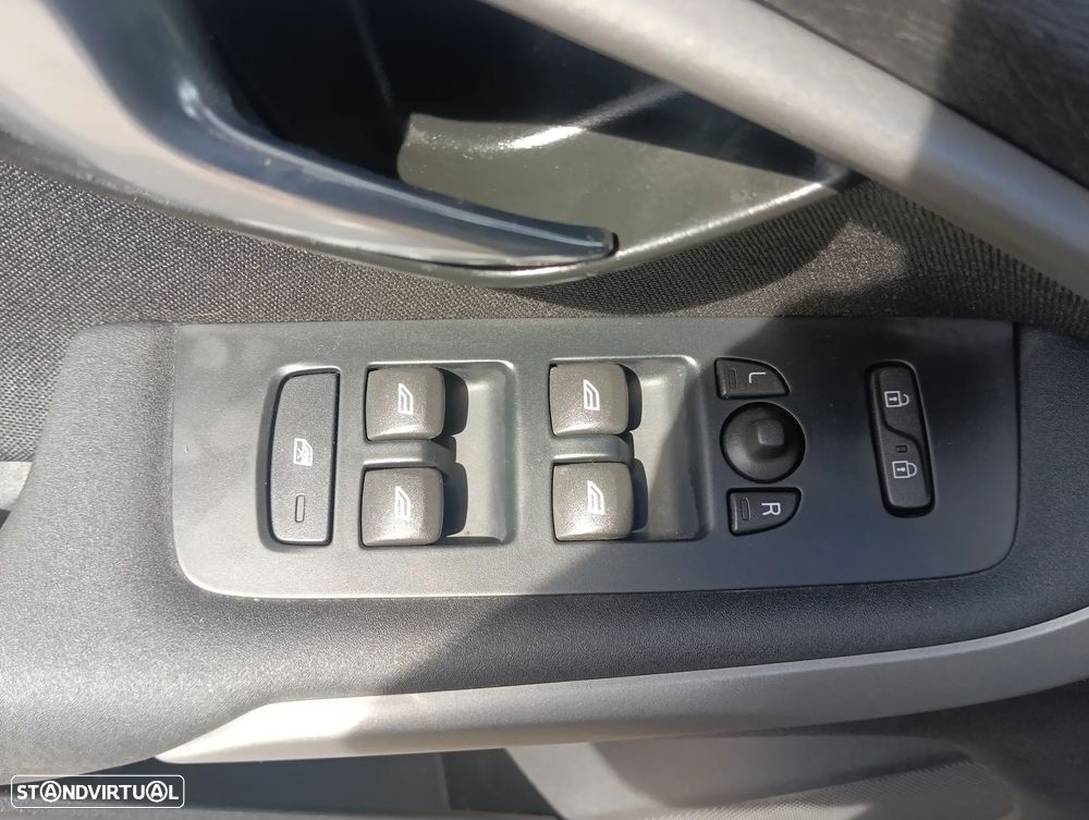 Volvo V40 2.0 D2 Momentum Eco - 6