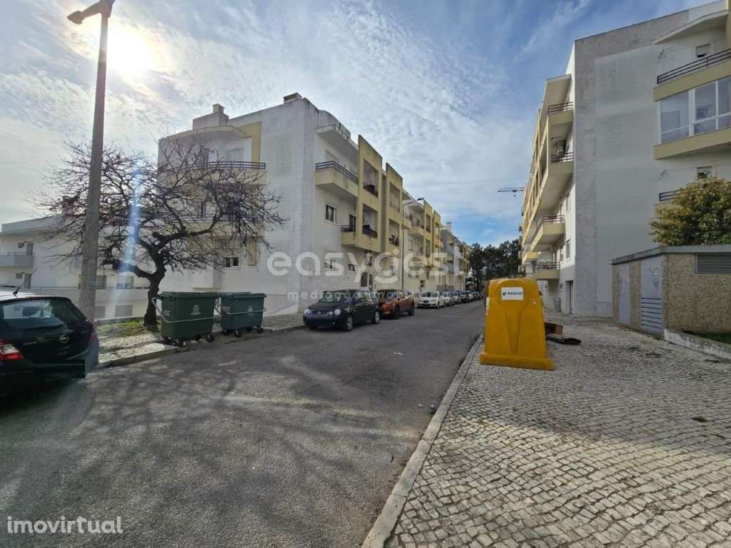 Espaçoso Armazém com Escritório Localizado na Zona da Sobreda - Grande imagem: 4/27