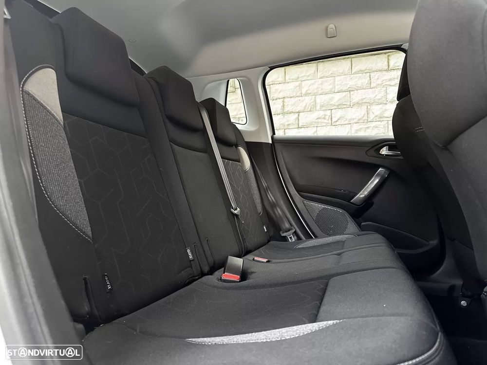 Peugeot 2008 1.2 PureTech Style - 16