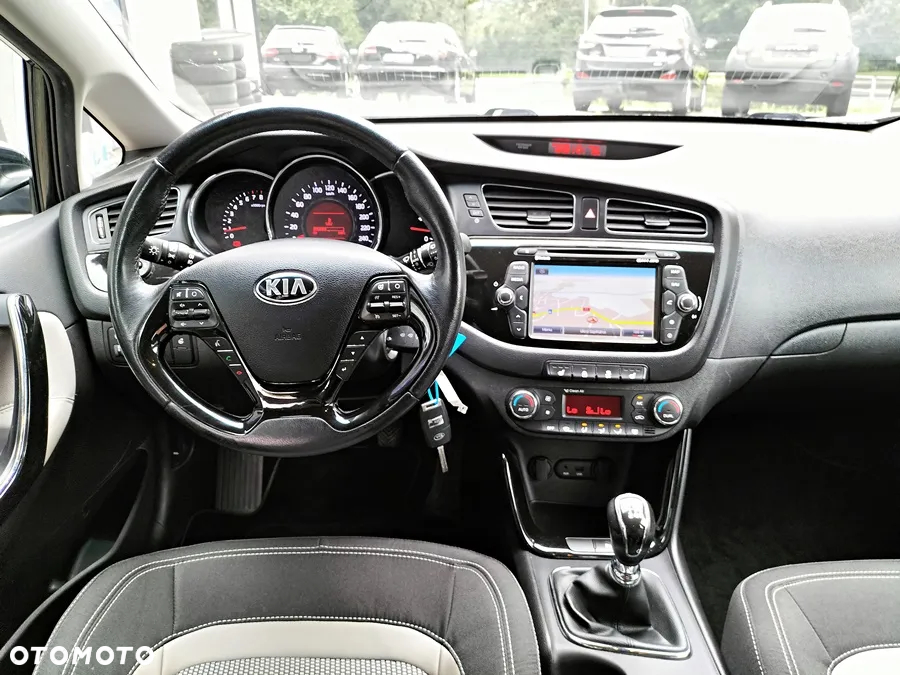 Kia Ceed - 21