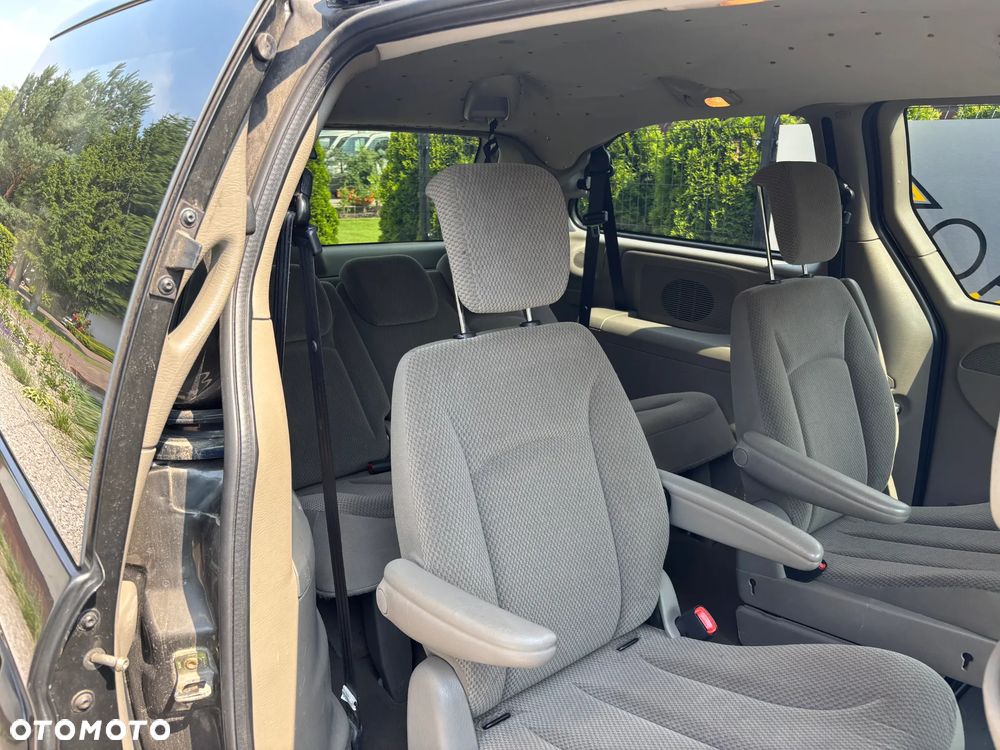 Chrysler Grand Voyager 2.8 CRD LX - 16