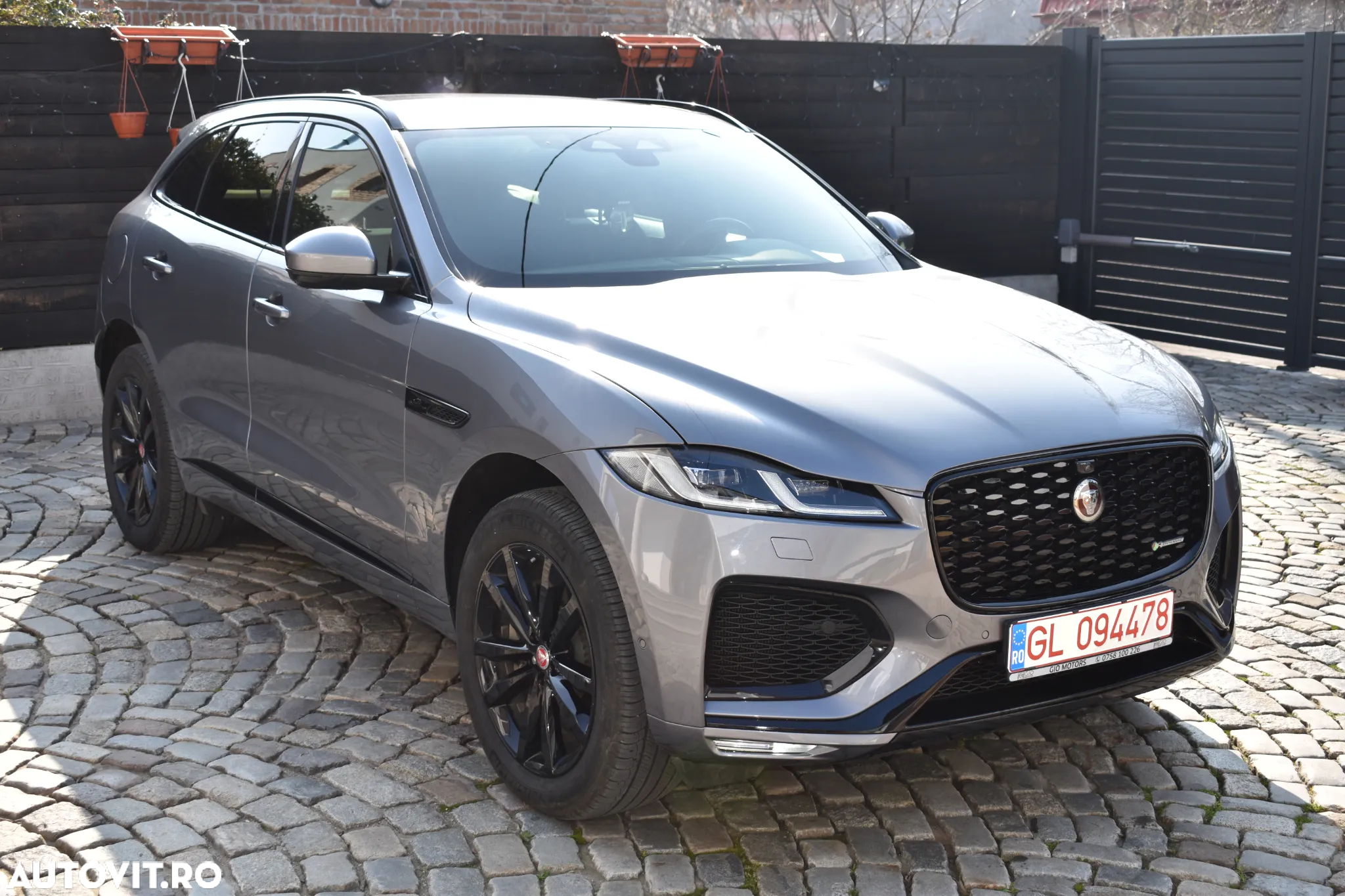 Jaguar F-Pace P400e AWD R-Dynamic SE - 3