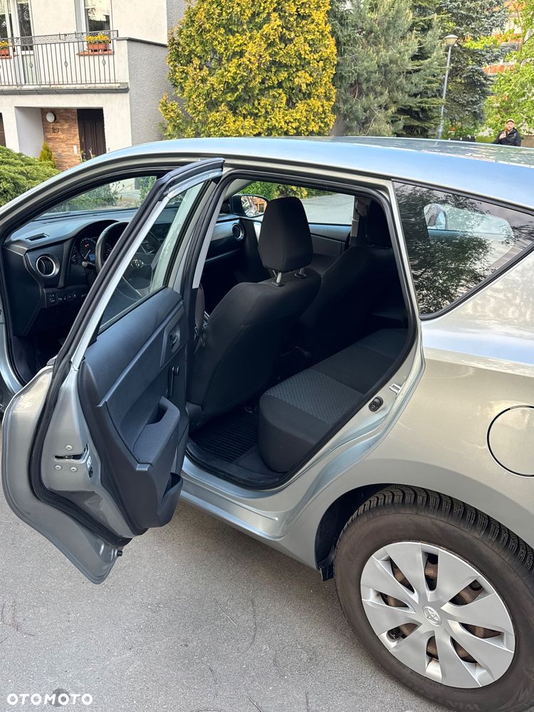 Toyota Auris - 17
