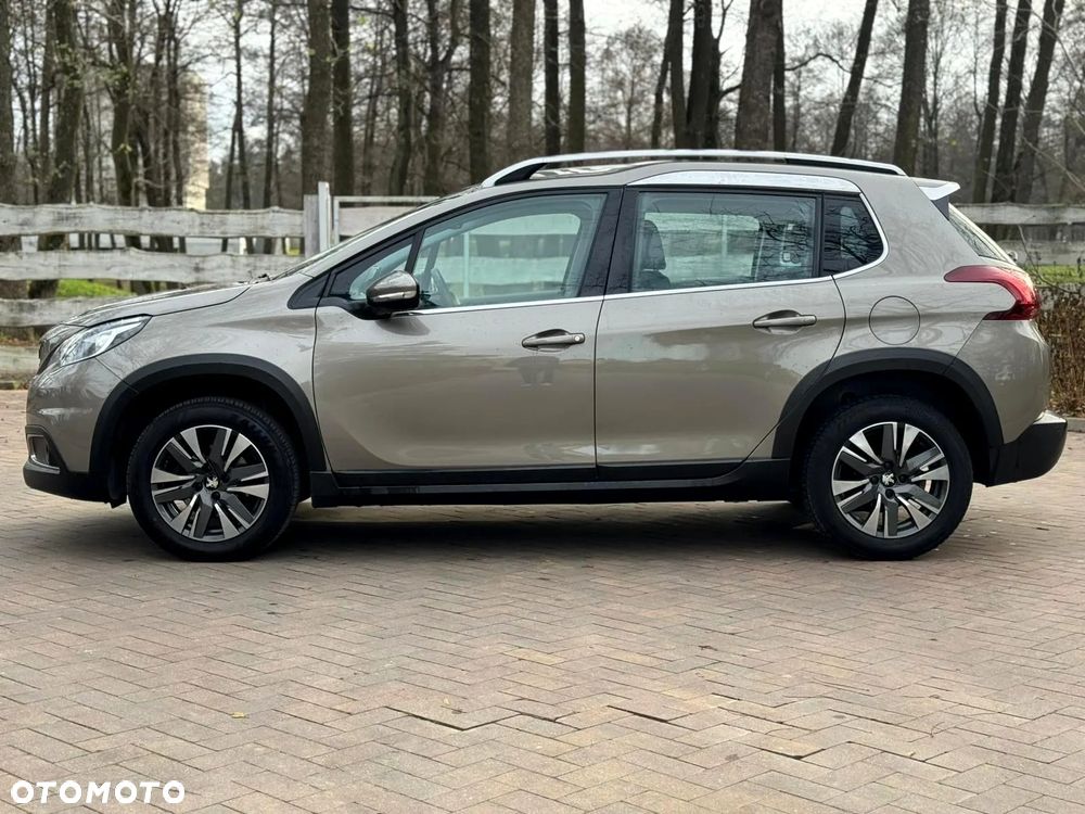 Peugeot 2008 1.2 Pure Tech Style S&S - 25