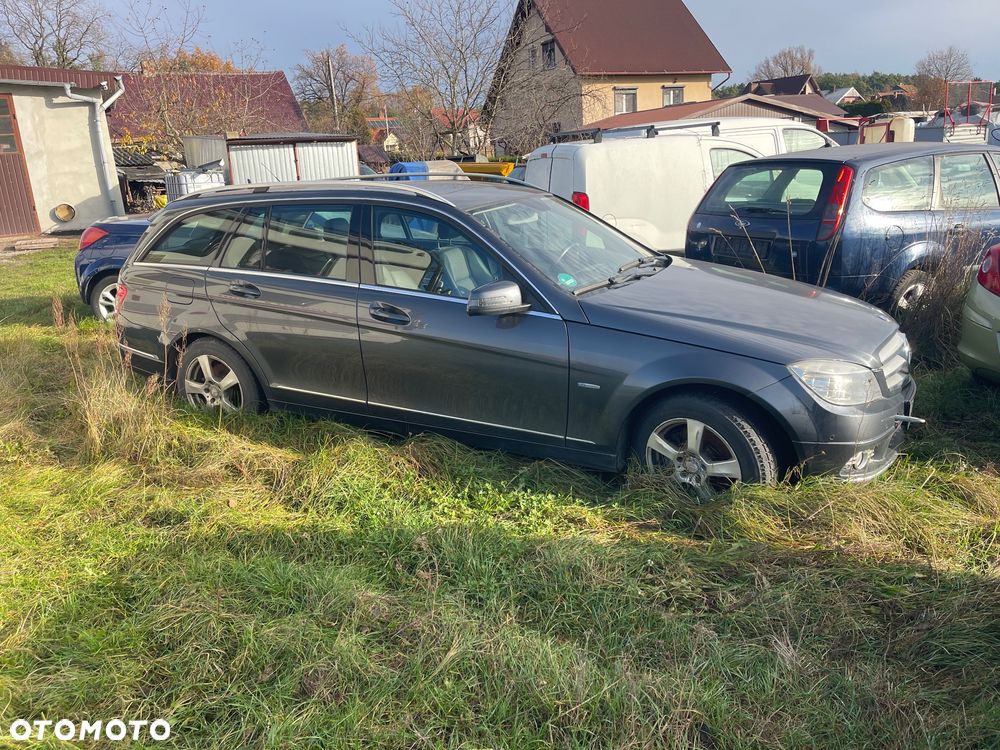 Mercedes-Benz Klasa C 220 T CDI DPF Automatik Avantgarde - 3