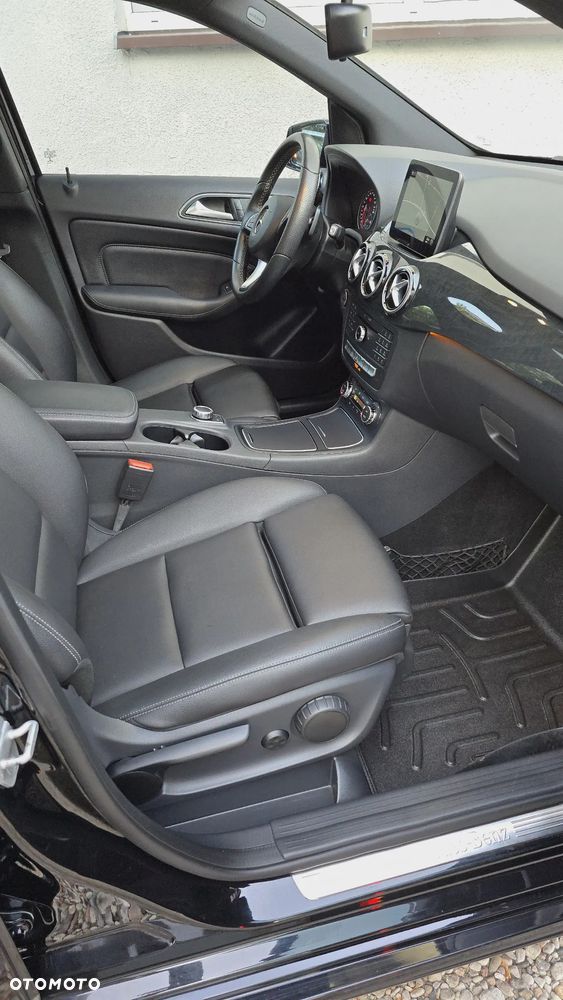 Mercedes-Benz Klasa B 250 4-Matic AMG Line - 19