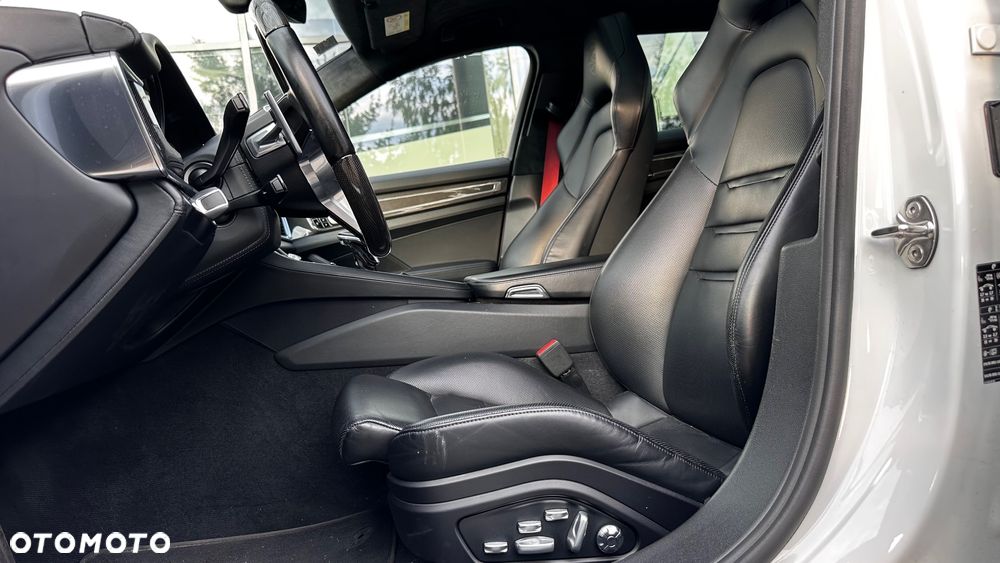 Porsche Panamera 4S Executive - 26