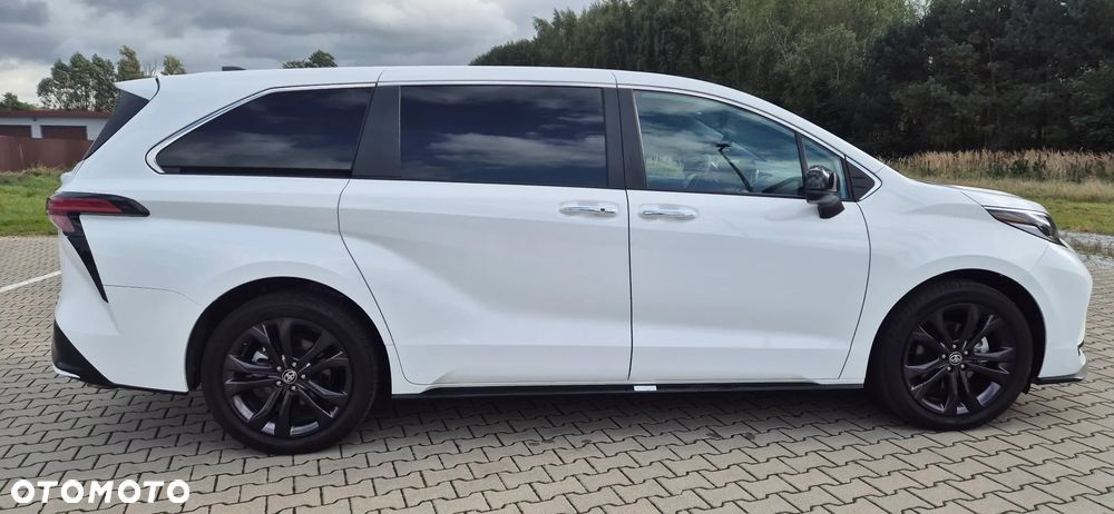 Toyota Sienna - 8