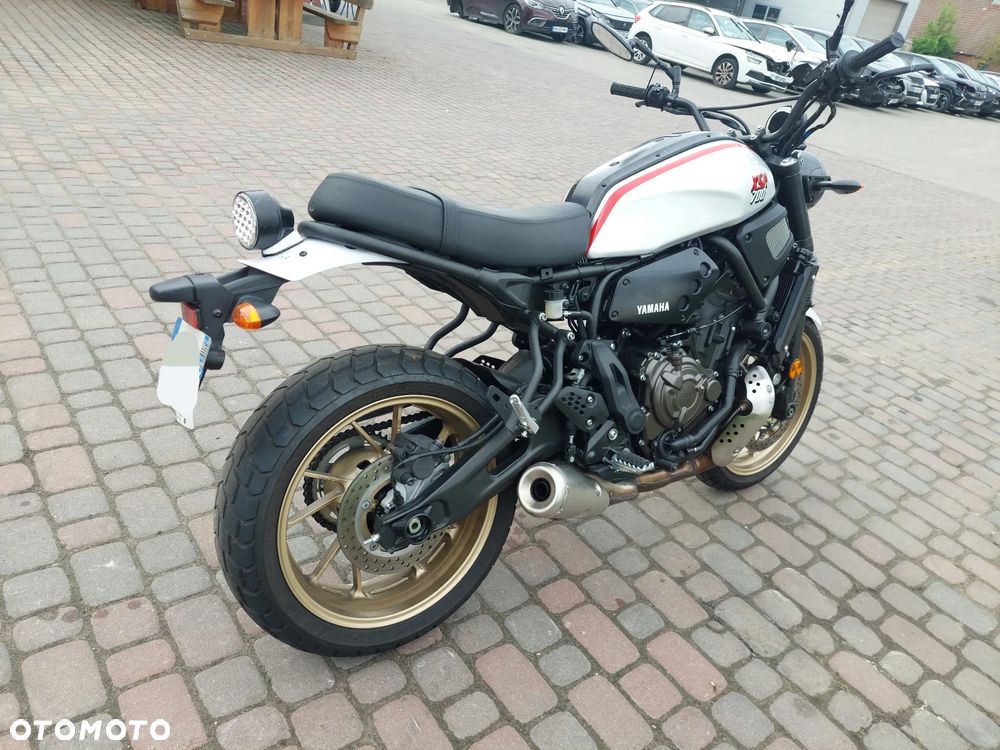 Yamaha XSR - 6