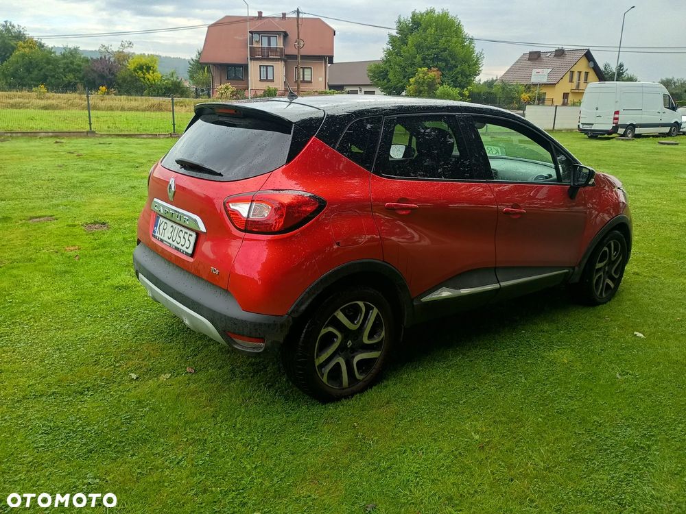Renault Captur 1.2 TCe Helly Hansen EDC - 4