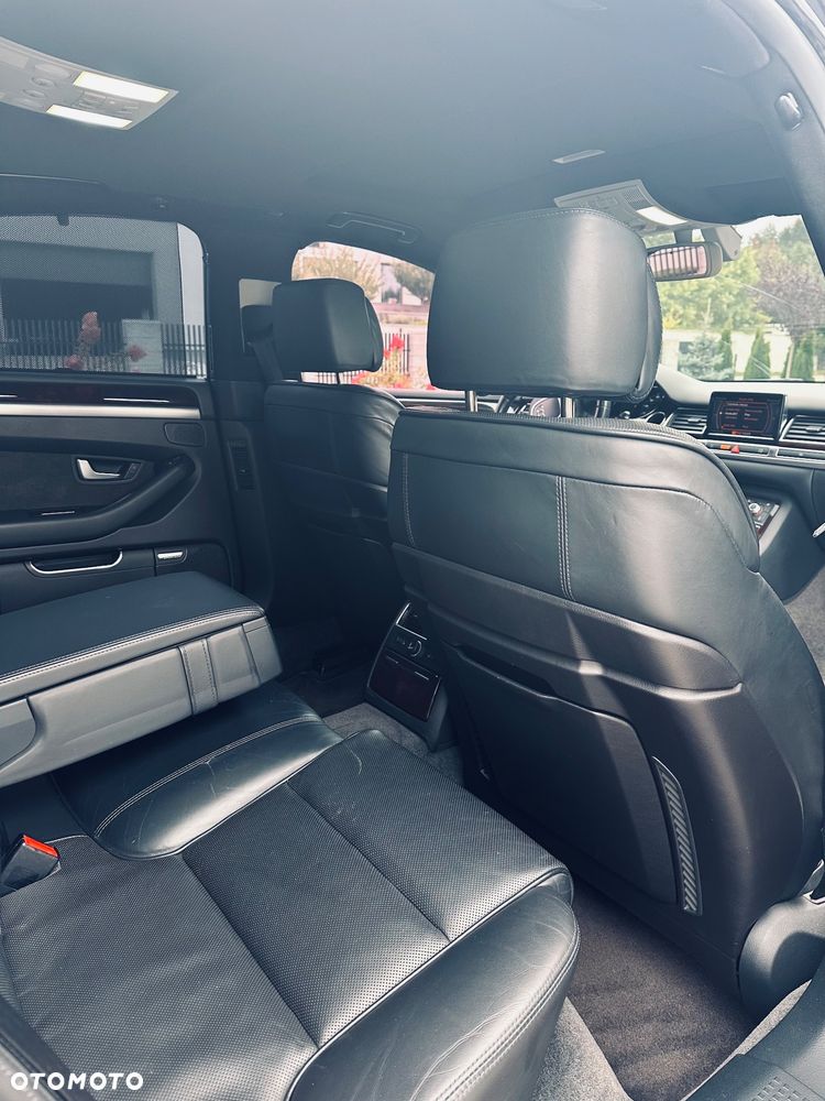 Audi A8 - 8