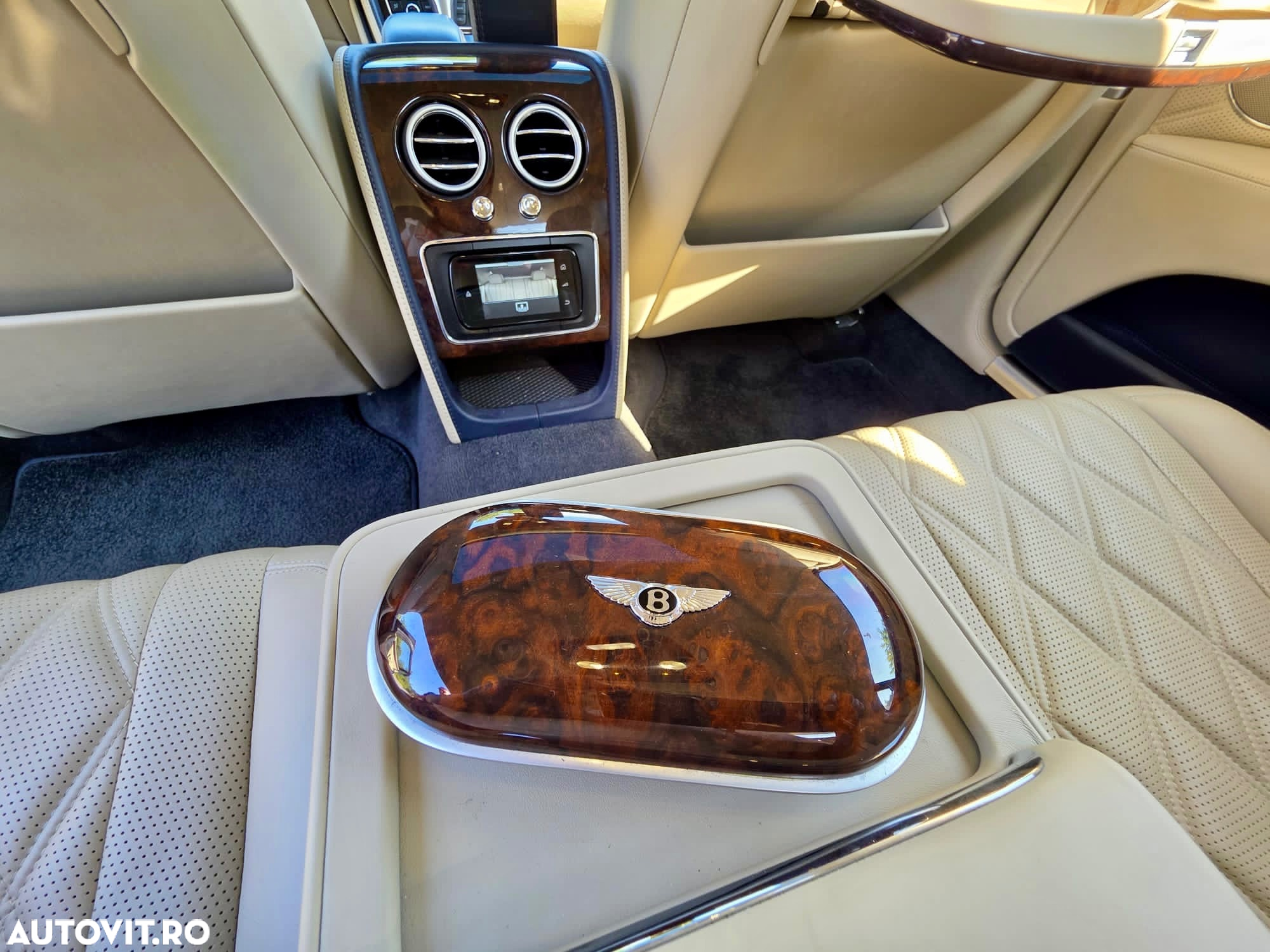 Bentley Flying Spur V8 Mulliner - 7