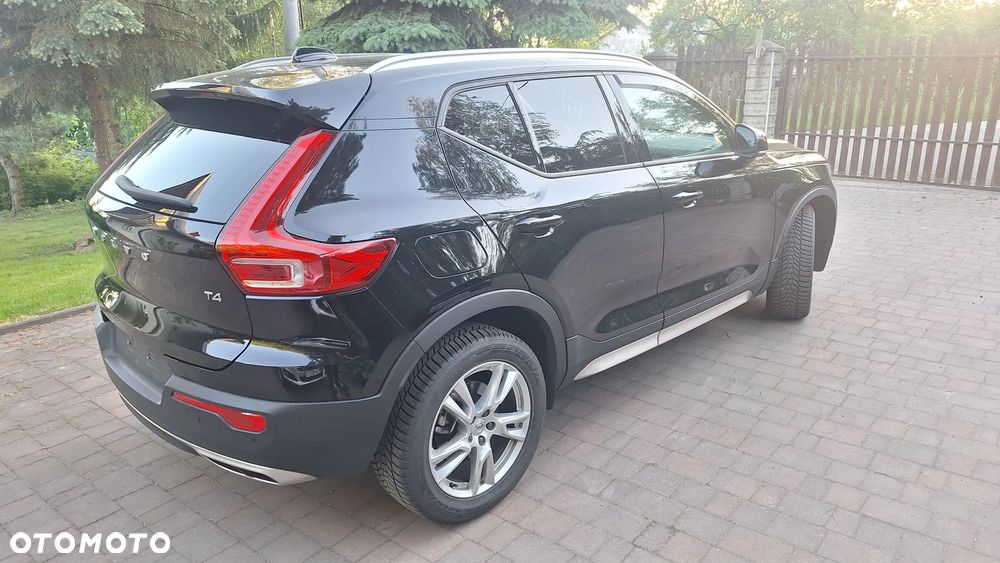 Volvo XC 40 T4 Geartronic Momentum - 8