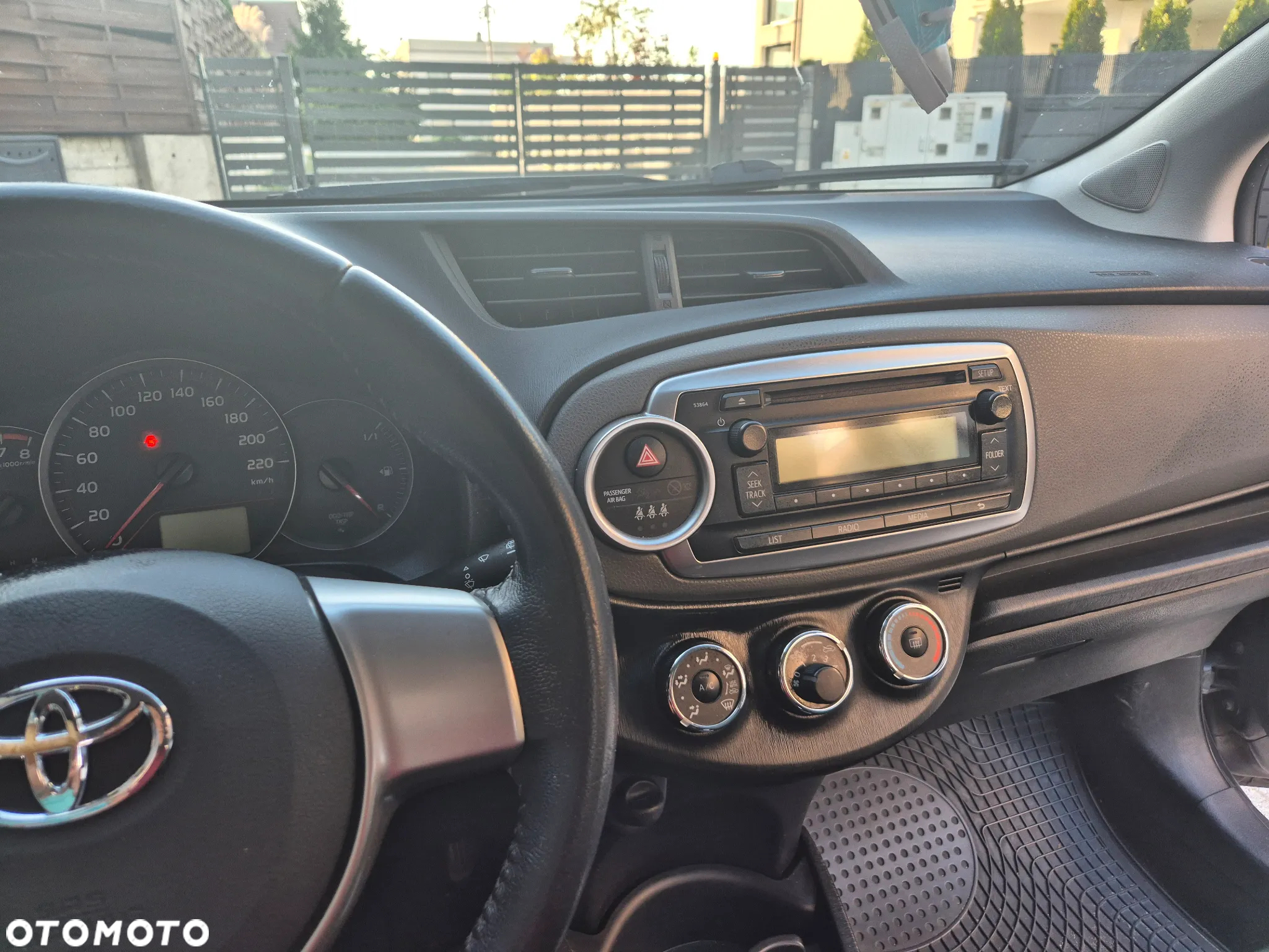 Toyota Yaris 1.0 Entry - 10