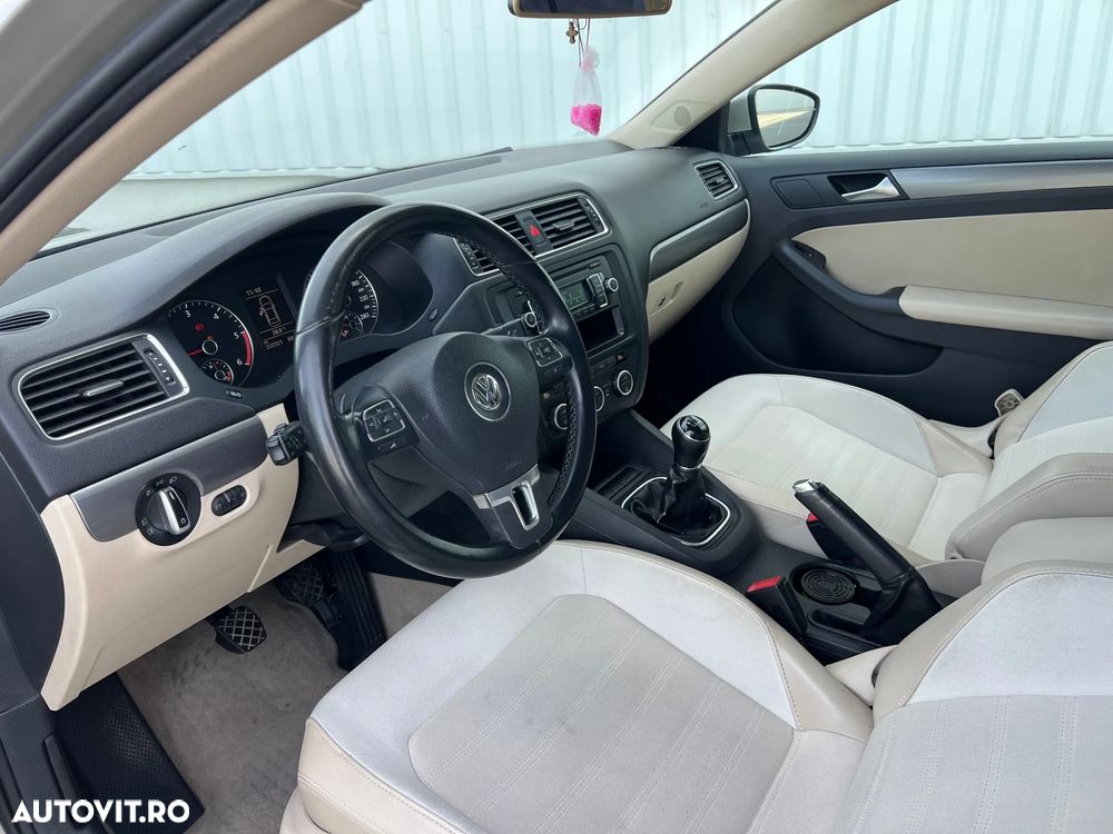 Volkswagen Jetta 2.0 TDI CR DPF Highline - 20