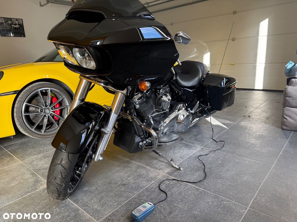 Harley-Davidson Touring Road Glide - 11