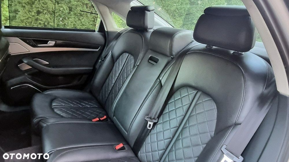 Audi S8 - 30