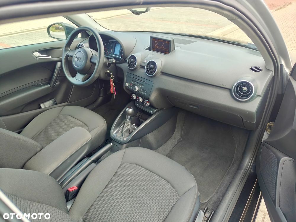 Audi A1 1.6 TDI Ambition S tronic - 6