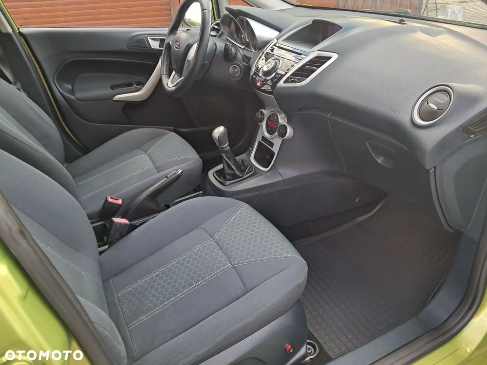 Ford Fiesta 1.25 Celebration - 22
